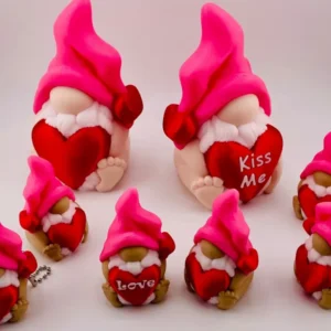 Cheeky Heart Gnome