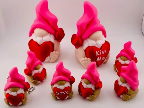Cheeky Heart Gnome