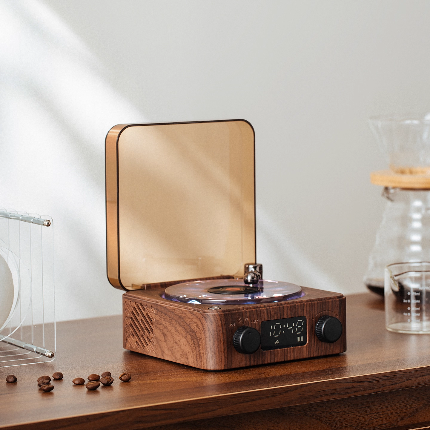 Retro Bluetooth Speaker Gift Box 2 Retro Bluetooth Speaker Gift Box - Image 2