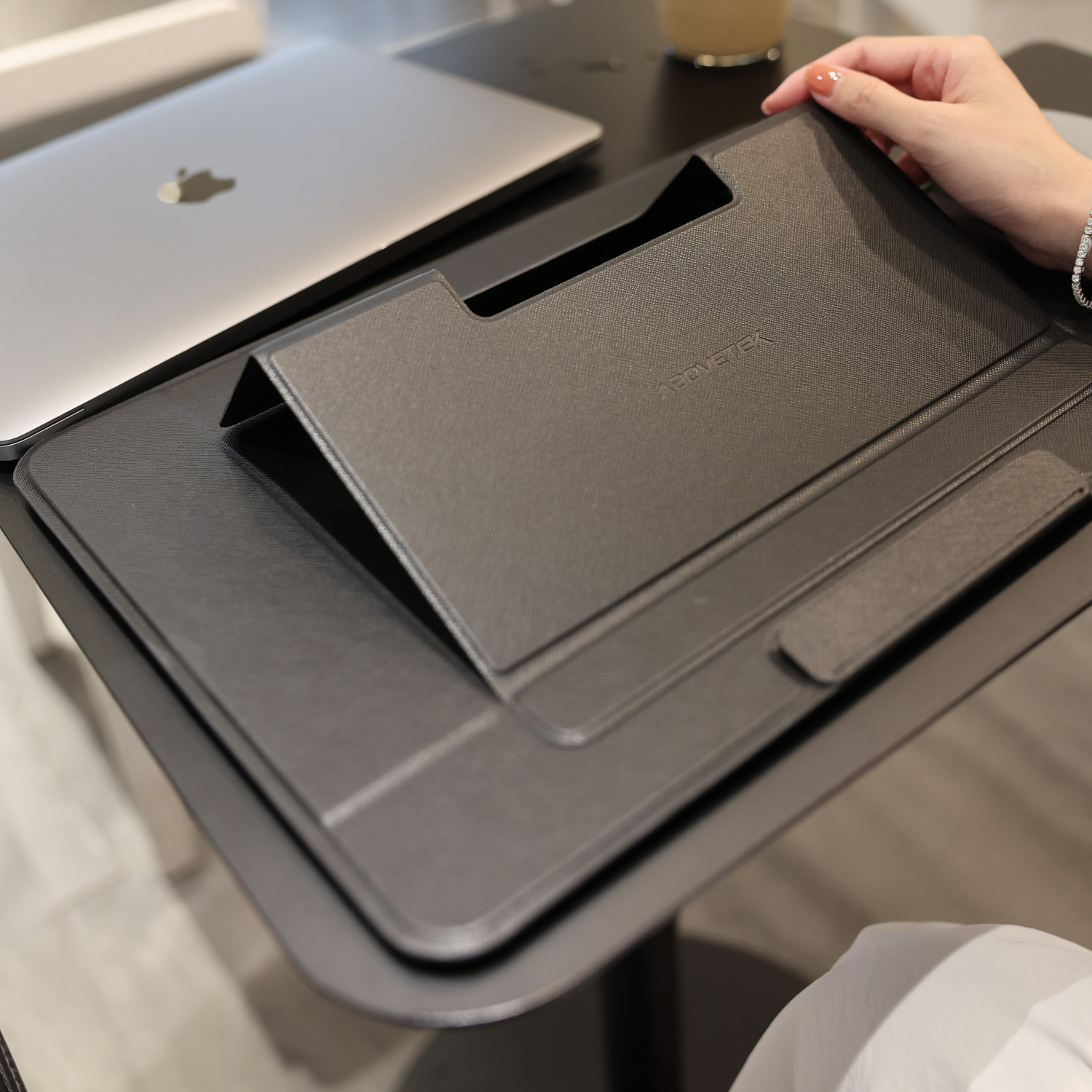 Laptop Desk - 3 Adjustable Positions 2 Laptop Desk - 3 Adjustable Positions - Image 2